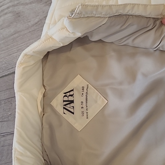 Kids Zara vest - Picture 2 of 2